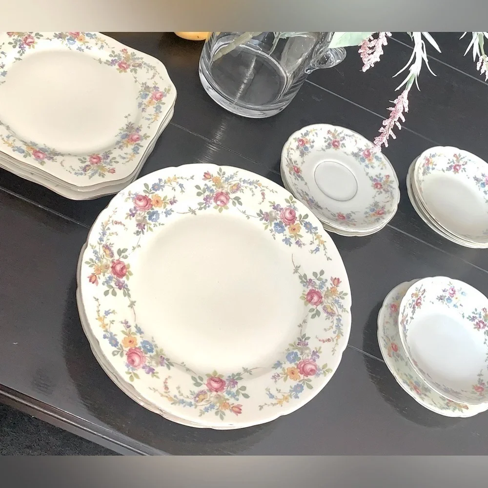 KPM Royal Ivory- Riviera Floral Pattern Set of 4 China